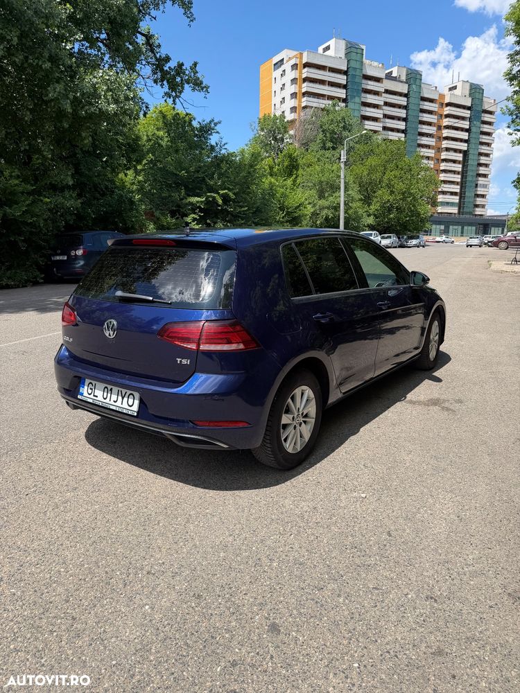 Volkswagen Golf - 6