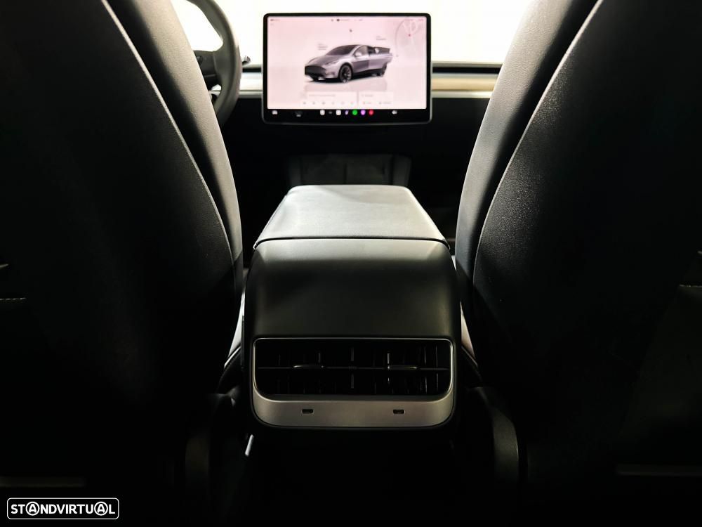 Tesla Model Y Long Range Dual Motor AWD - 26