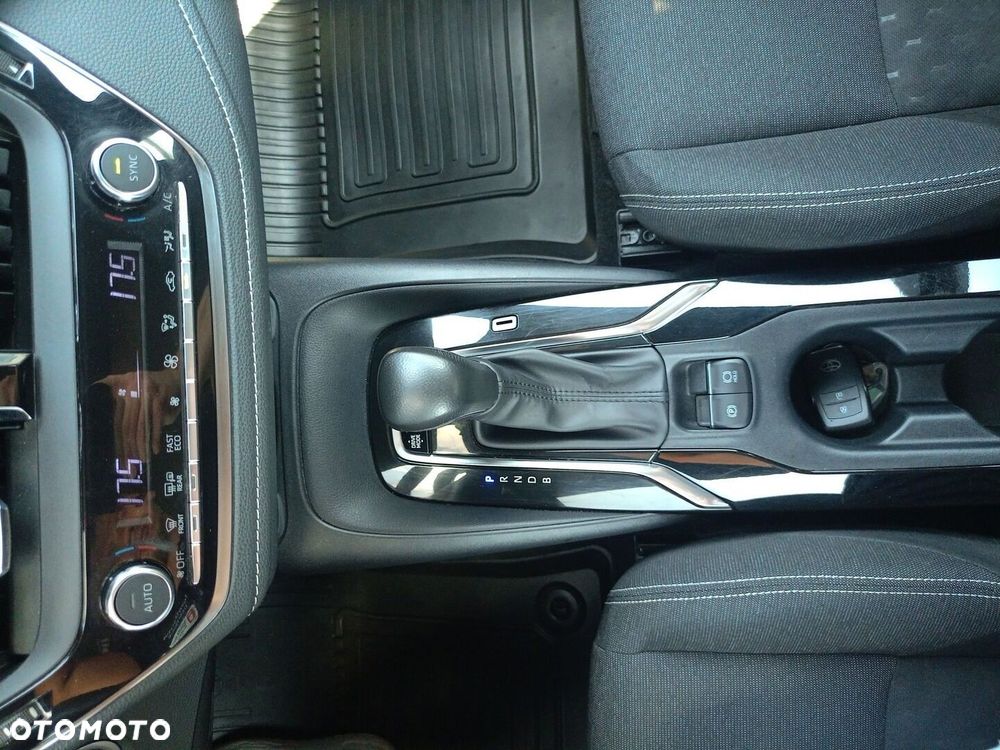 Toyota Corolla 1.8 Hybrid Comfort - 22