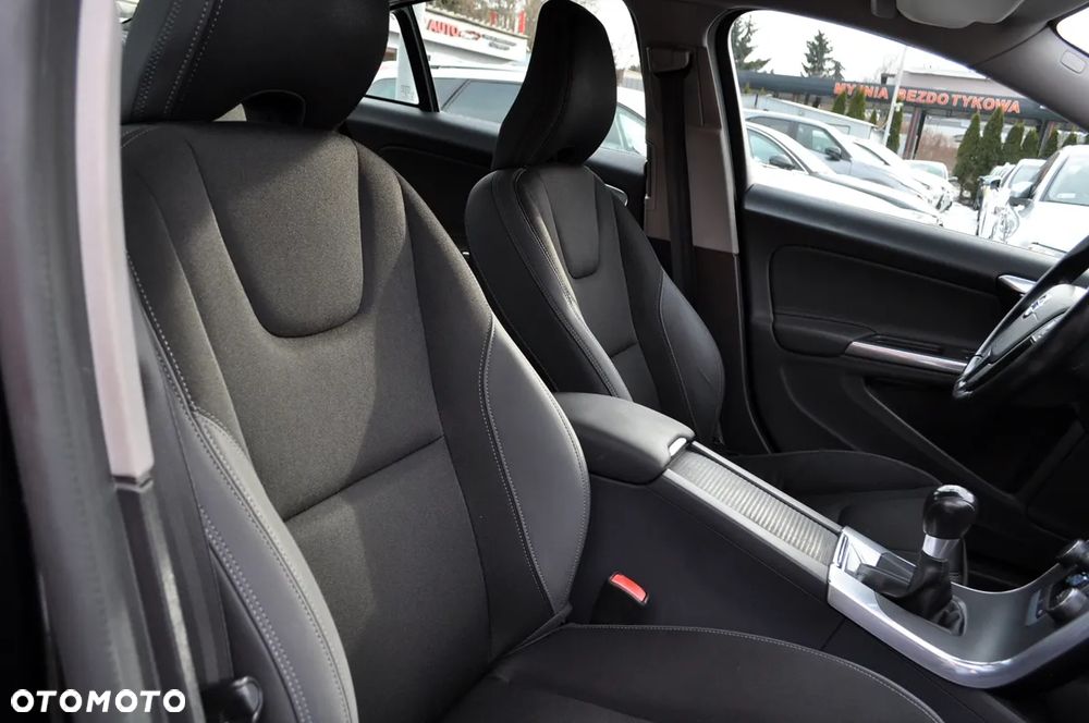 Volvo S60 T3 Kinetic - 35