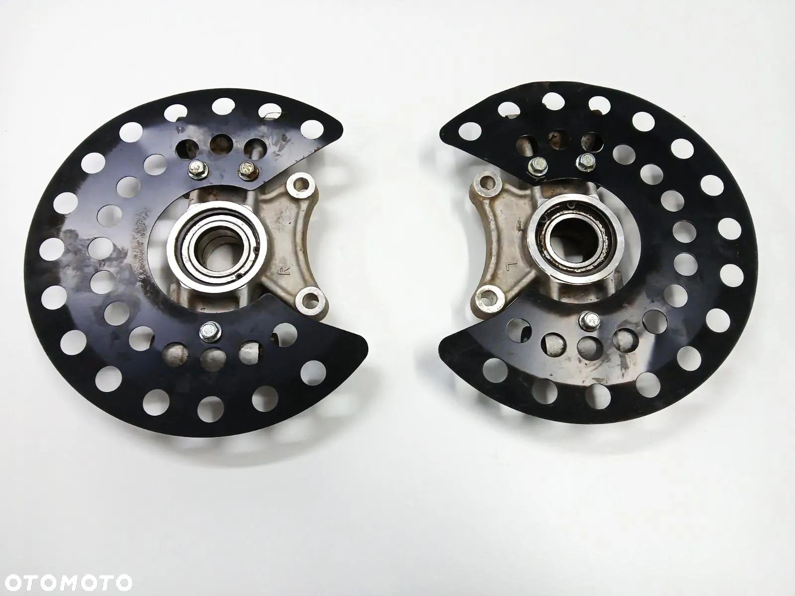 CF MOTO  820 ZWROTNICA PIASTA TYL TYLNIA PRAWA LEWA - 1