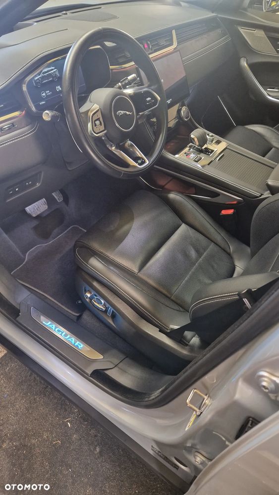 Jaguar F-Pace P400e AWD R-Dynamic HSE - 3