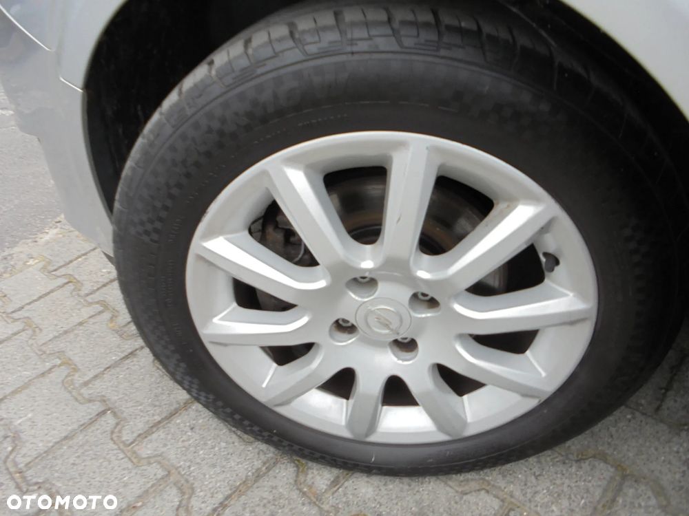 Opel Astra III 1.6 Cosmo - 24