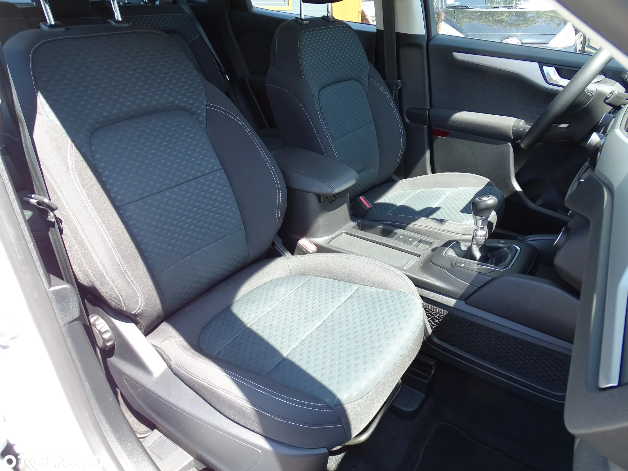 Ford Kuga 1.5 EcoBoost FWD Edition ASS MMT6 - 18