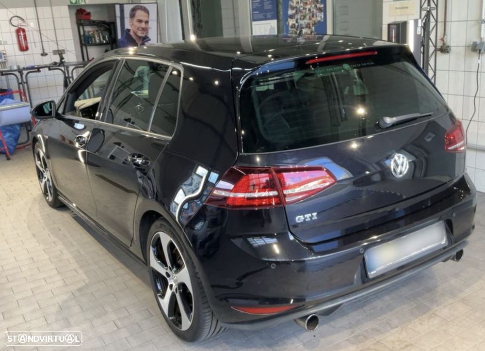 VW Golf GTI Performance BlueMotion DSG - 2