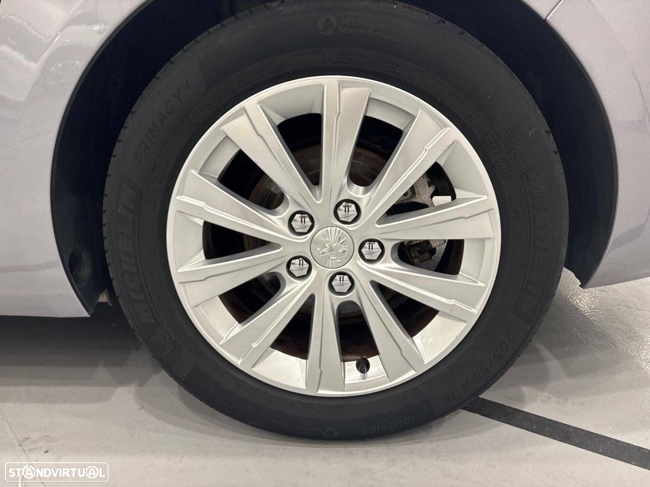 Peugeot 308 1.5 BlueHDi Style - 11