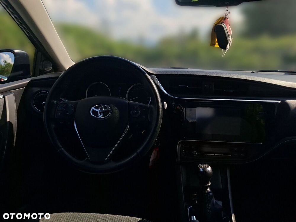 Toyota Corolla - 15