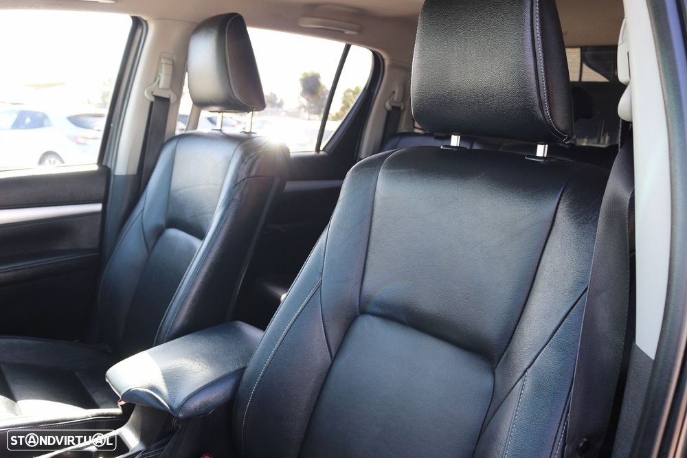 Toyota Hilux 2.4 D-4D 4WD Tracker - 30