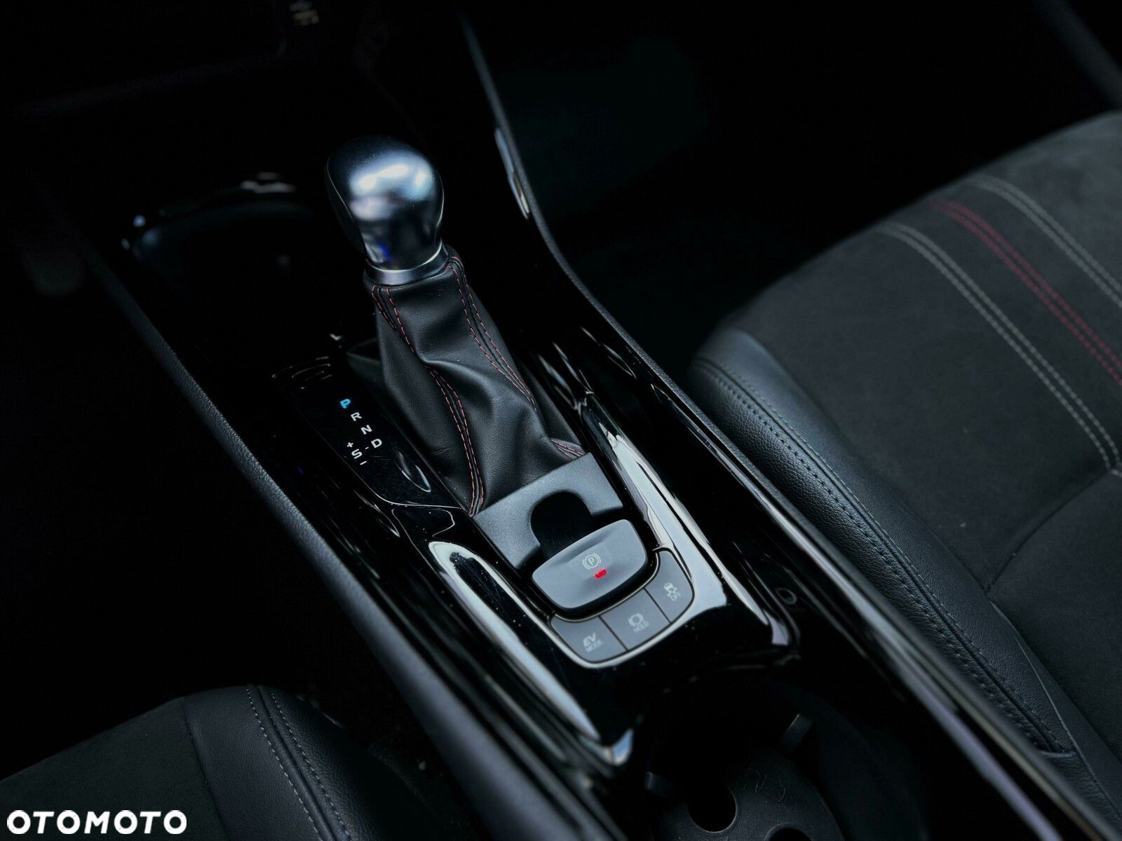 Toyota C-HR - 14