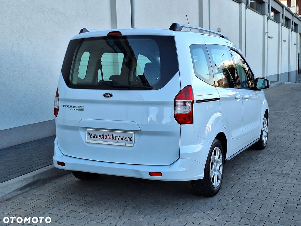 Ford Tourneo Courier - 23