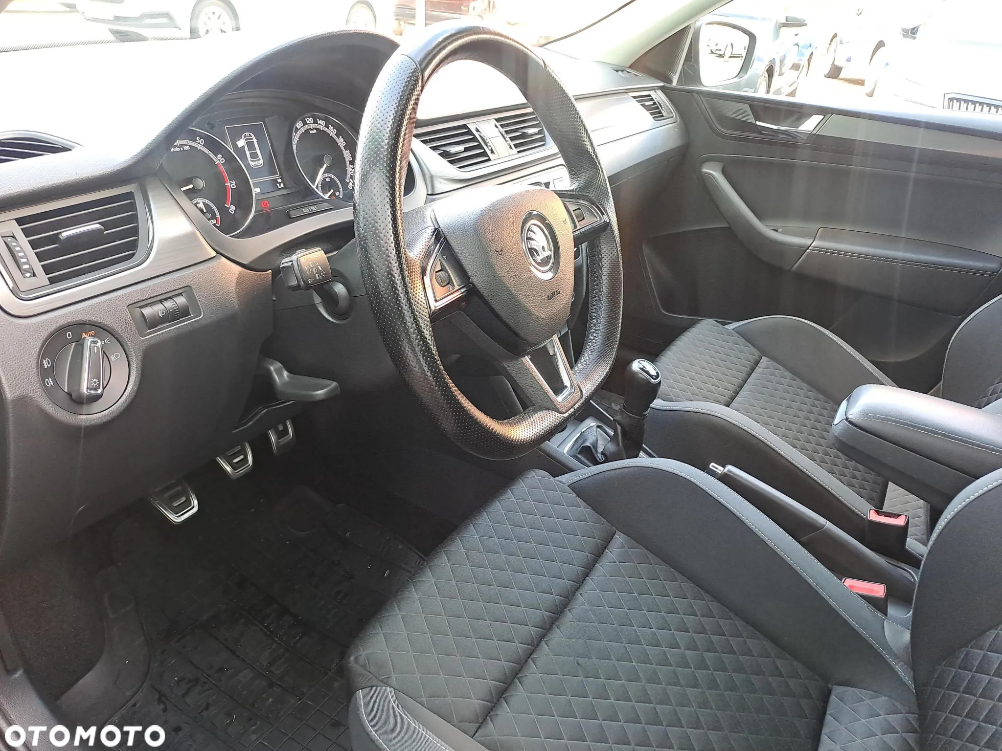 Skoda RAPID 1.0 TSI Ambition - 14
