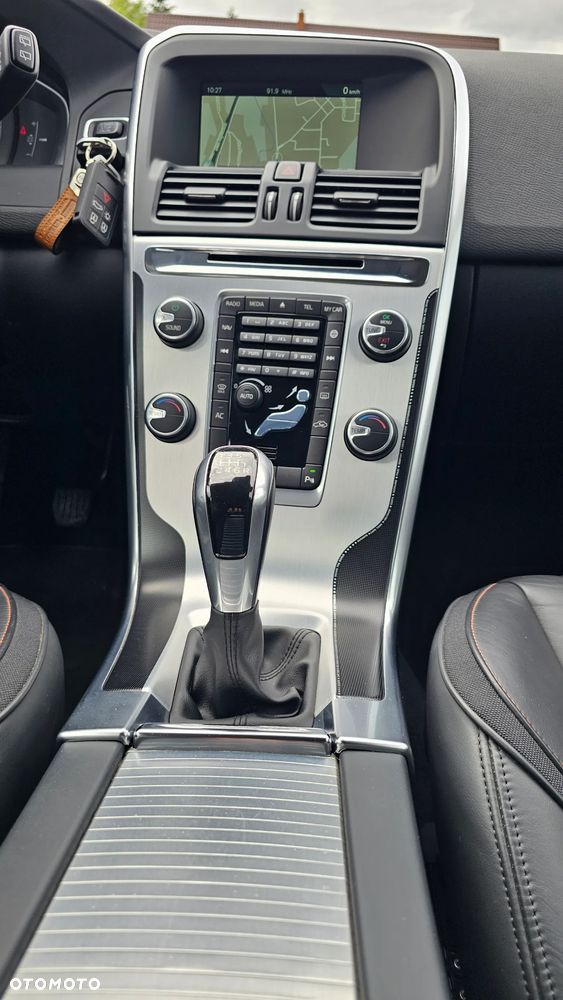 Volvo XC 60 D3 Drive-E Ocean Race - 14