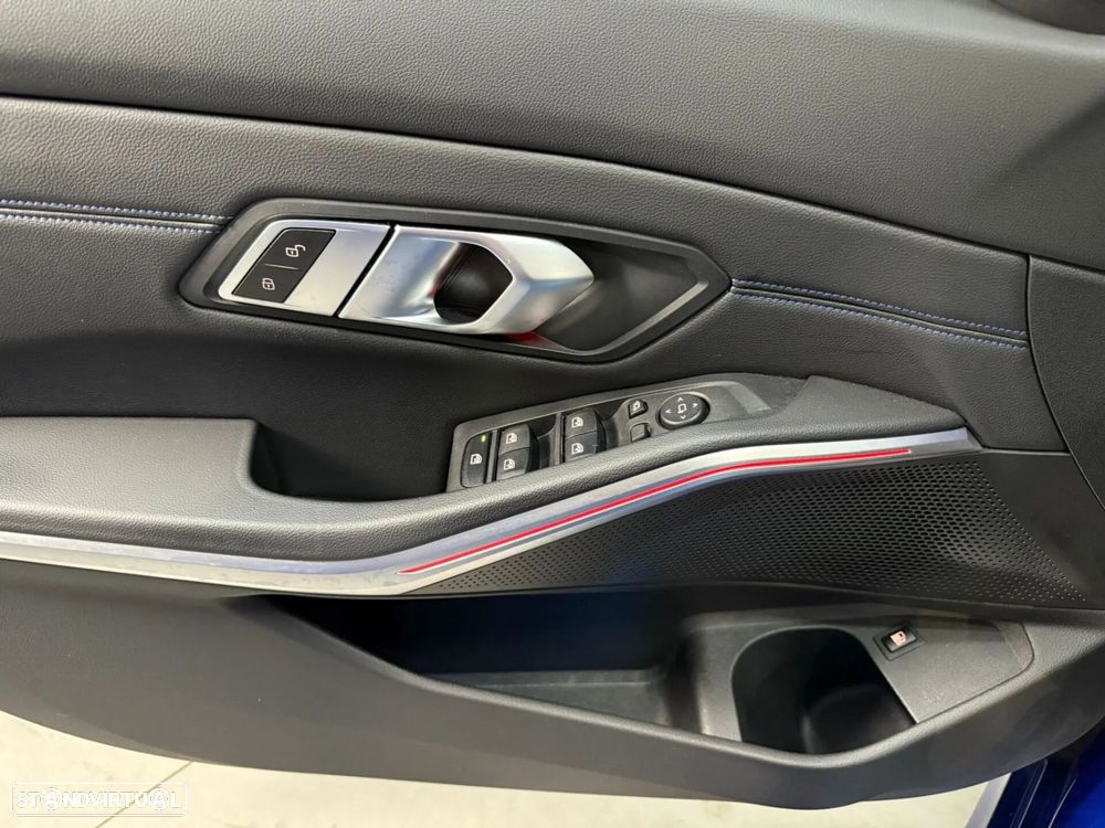 BMW 330 e Touring Pack Desportivo M Auto - 21