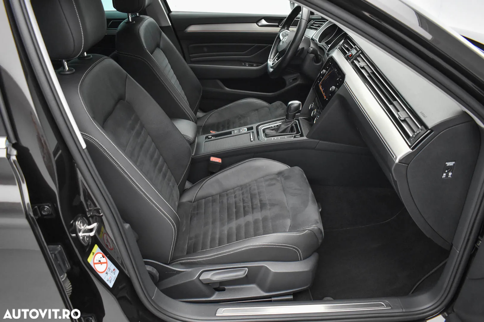 Volkswagen Passat 2.0 TDI DSG 4Motion R Executive - 15