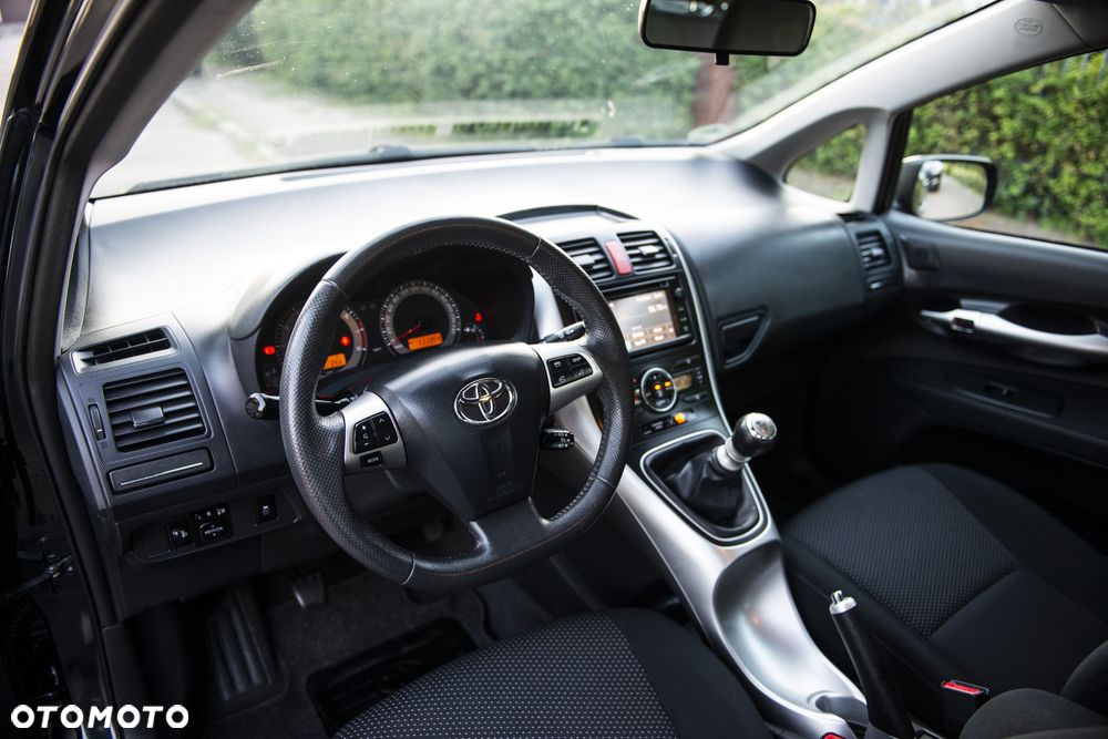 Toyota Auris 1.6 Executive - 18