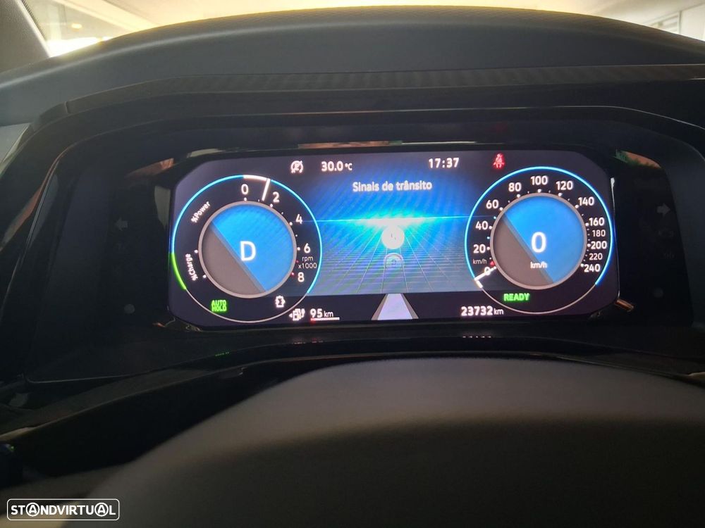VW Multivan 1.4 TSI e-Hybrid Style Longa DSG - 15