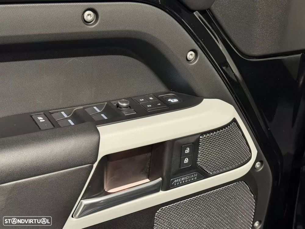 Land Rover Defender 7L 3.0 I6 110 AWD X-Dynamic HSE - 42