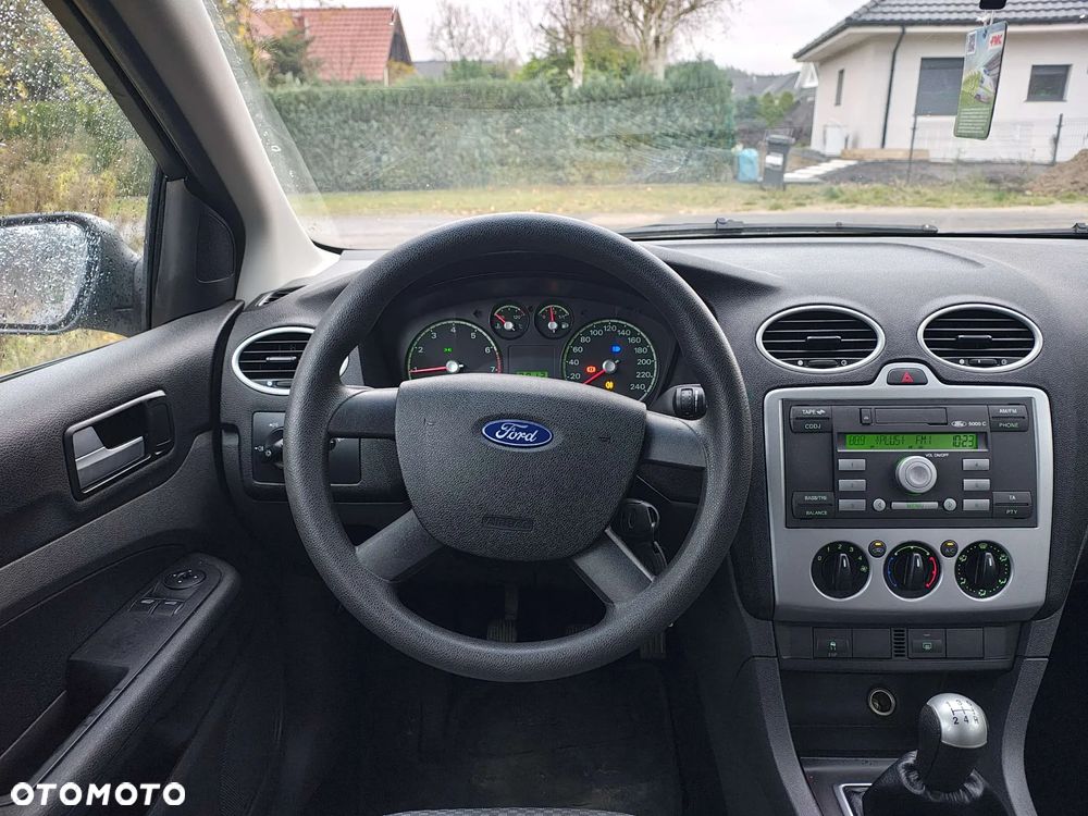 Ford Focus 1.6 16V Connection - 28