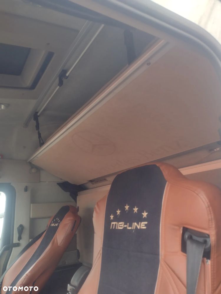 Mercedes-Benz Actros - 10