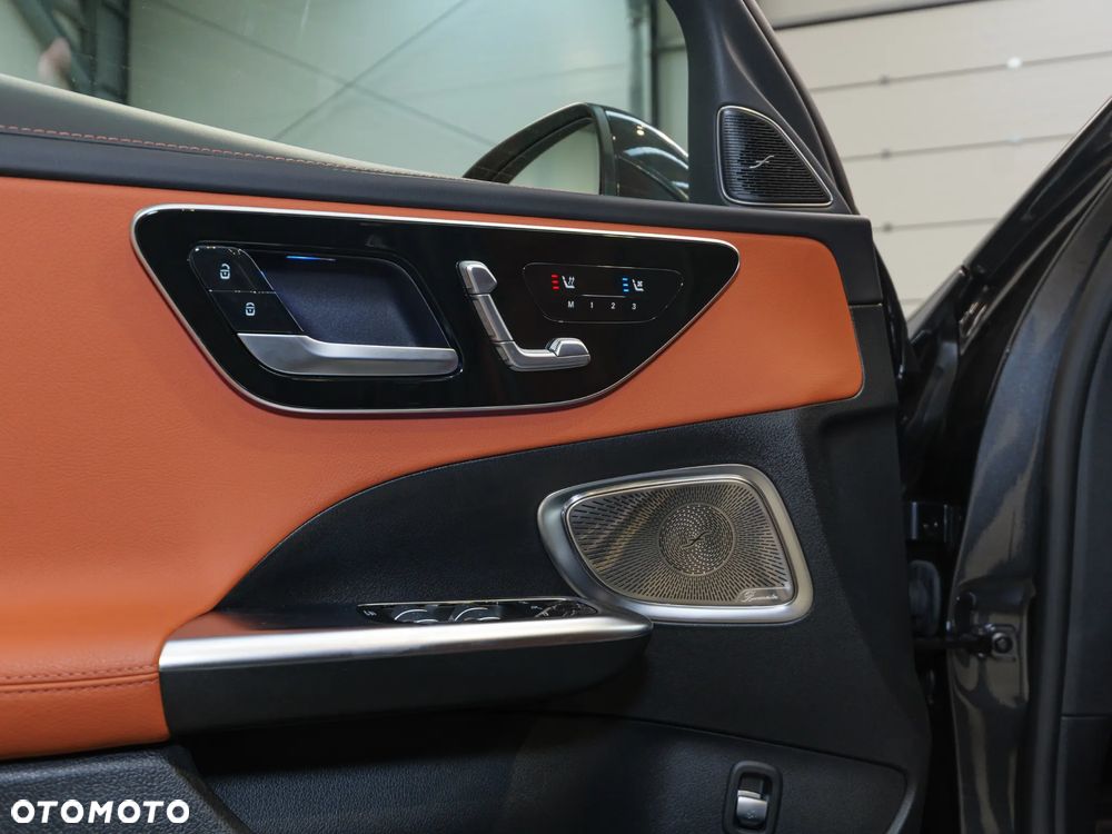 Mercedes-Benz Klasa C 220 d mHEV 4-Matic AMG - 29