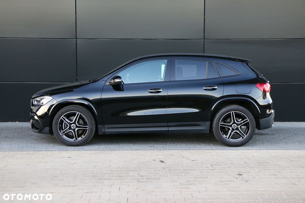 Mercedes-Benz GLA - 10
