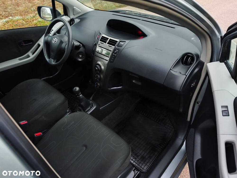 Toyota Yaris 1.33 Luna - 17