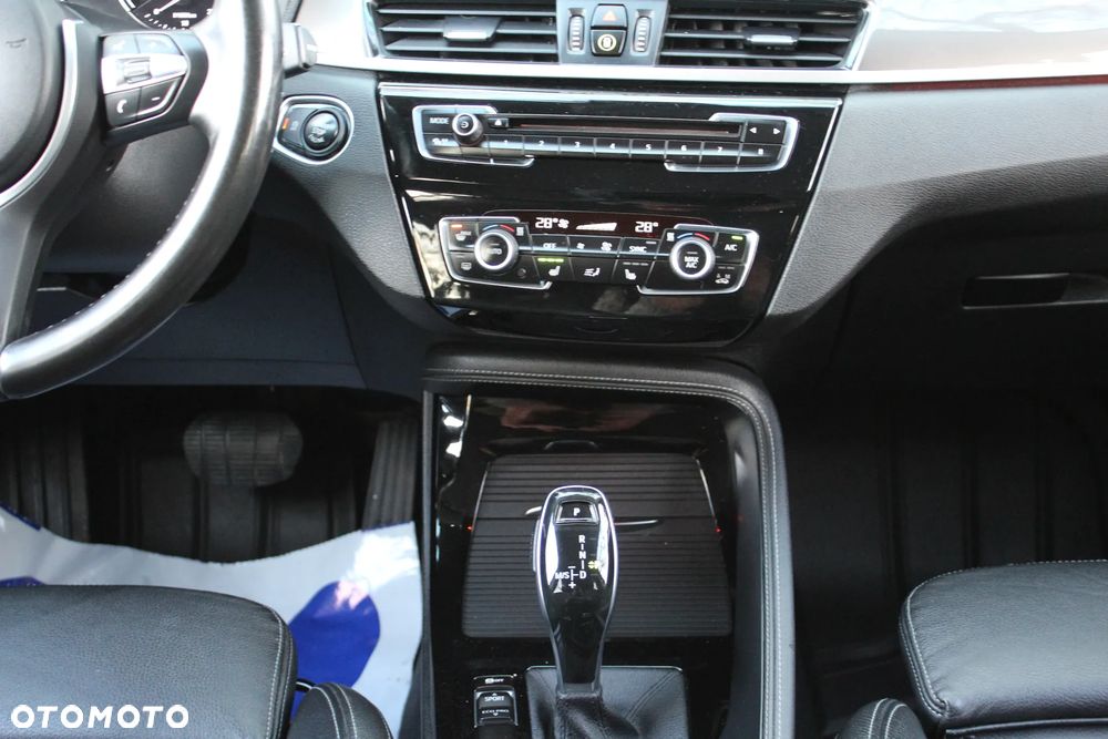 BMW X1 xDrive20d xLine sport - 25