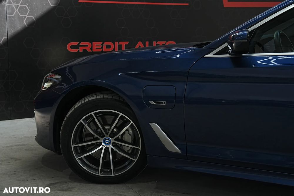 BMW Seria 5 530e Aut. M Sport Edition - 32