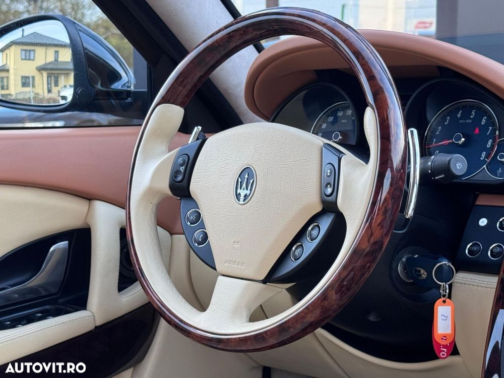 Maserati Quattroporte - 11