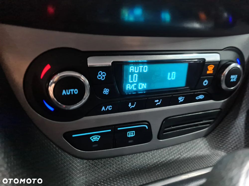 Ford Tourneo Connect Grand - 24