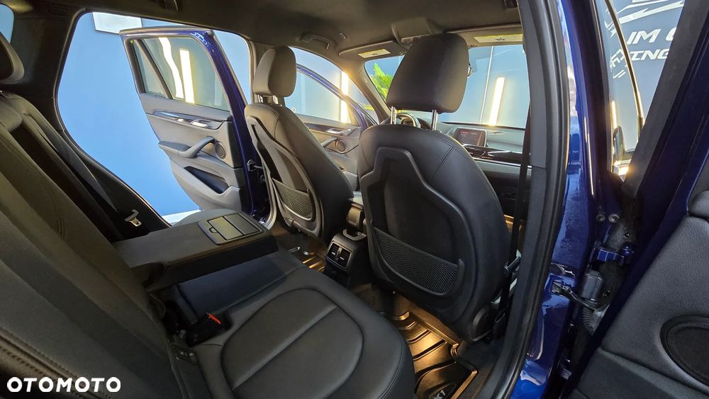 BMW X1 xDrive25i GPF xLine - 8