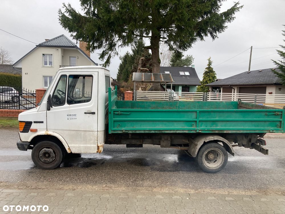 Mercedes-Benz 410 - 7