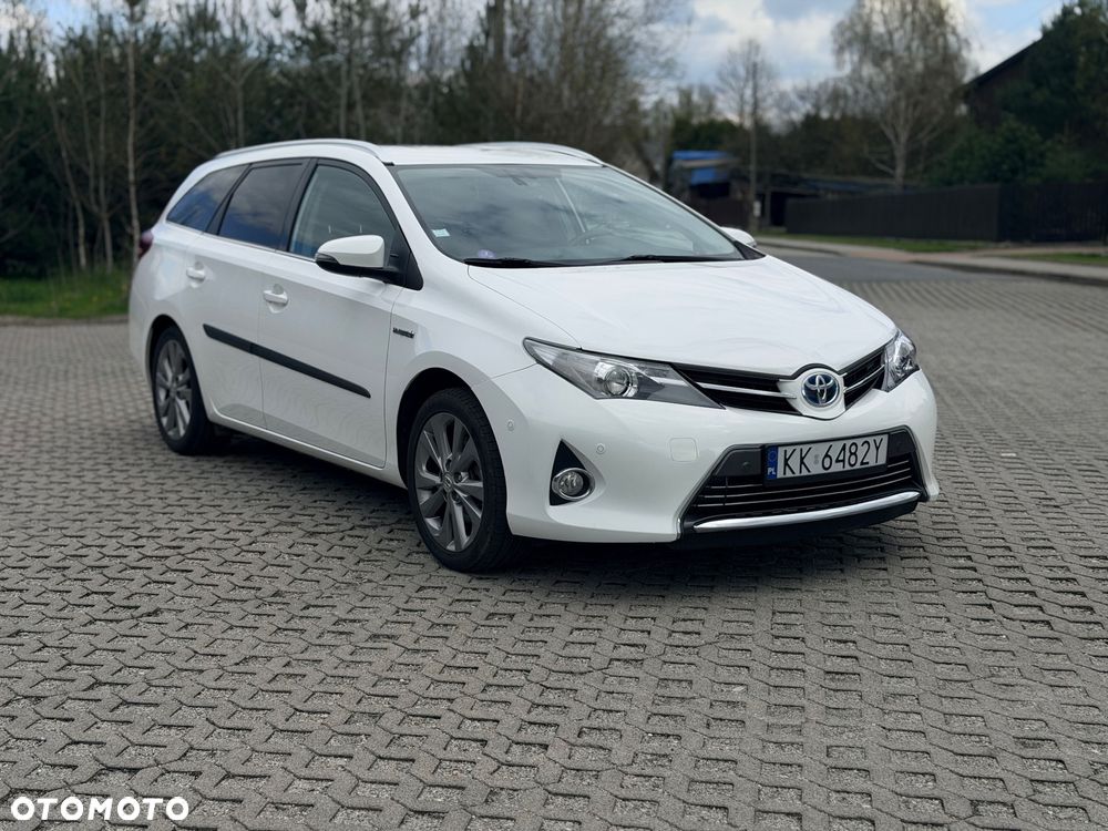 Toyota Auris Hybrid 135 Premium - 2