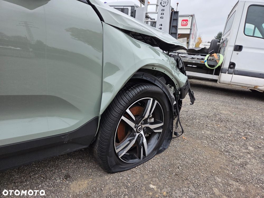 Volvo XC 40 B3 DKG Essential - 16