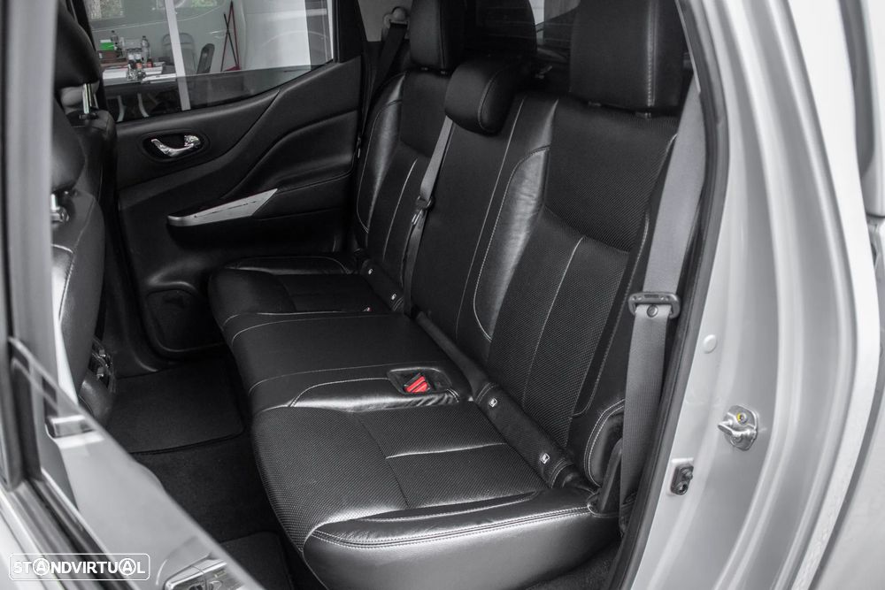 Nissan Navara 2.3 dCi CD 4WD Tekna Auto - 32