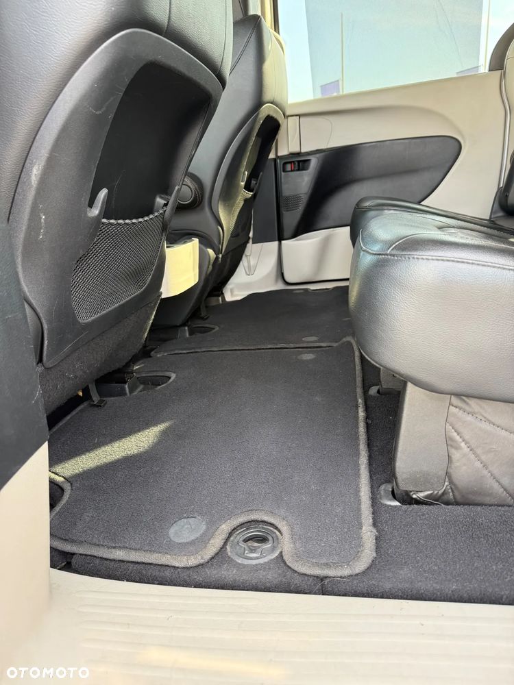 Chrysler Pacifica - 31