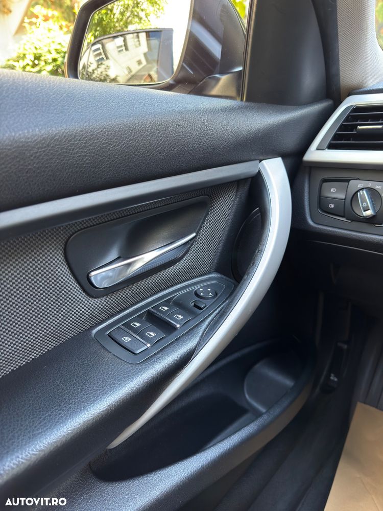 BMW Seria 3 320d Efficient Dynamic Edition Aut. Sport Line - 15