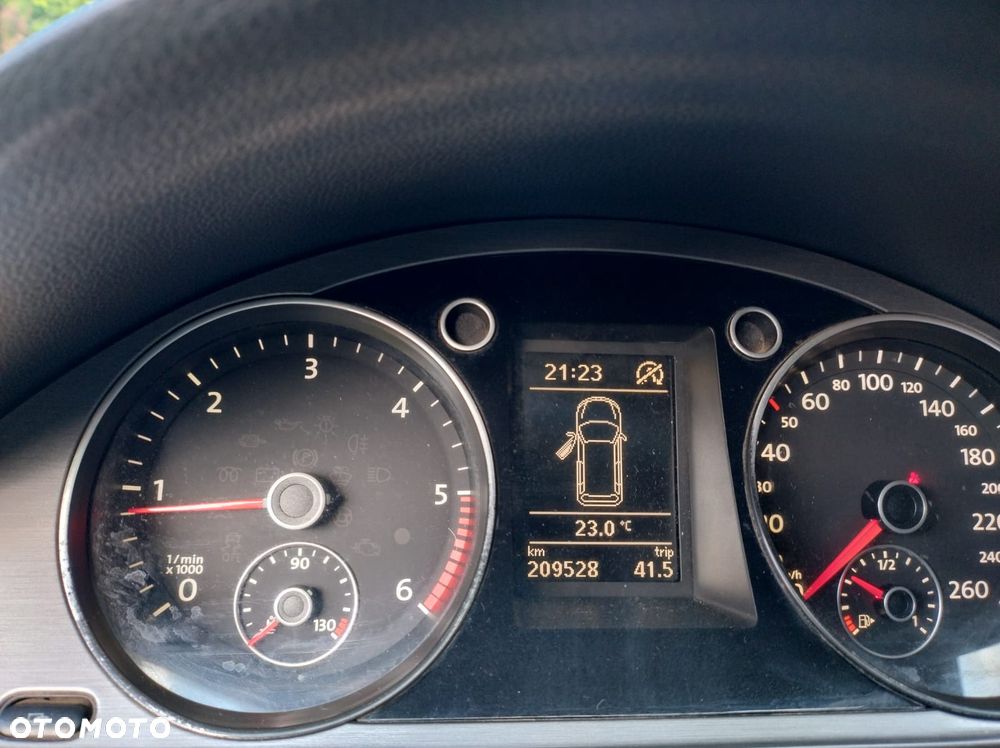 Volkswagen Passat - 15