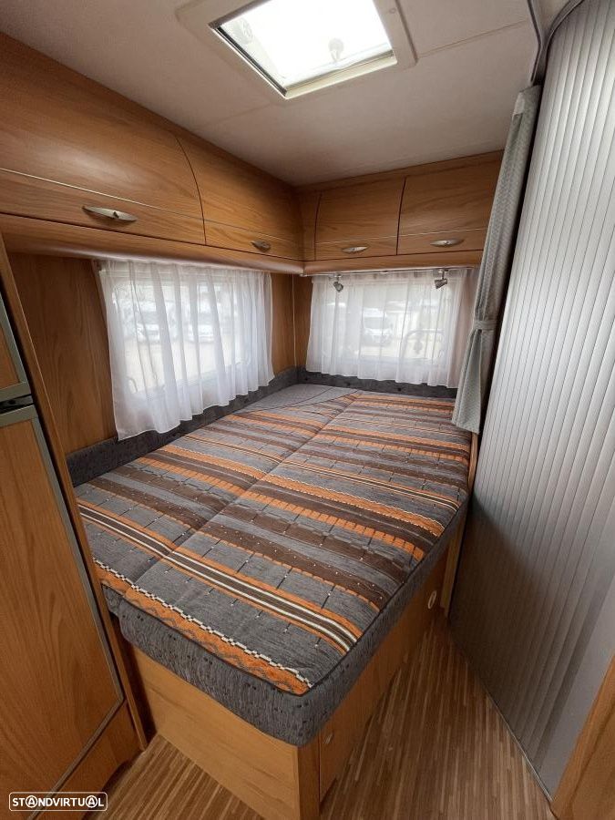 Burstner Privilége T615 cama francesa - 7