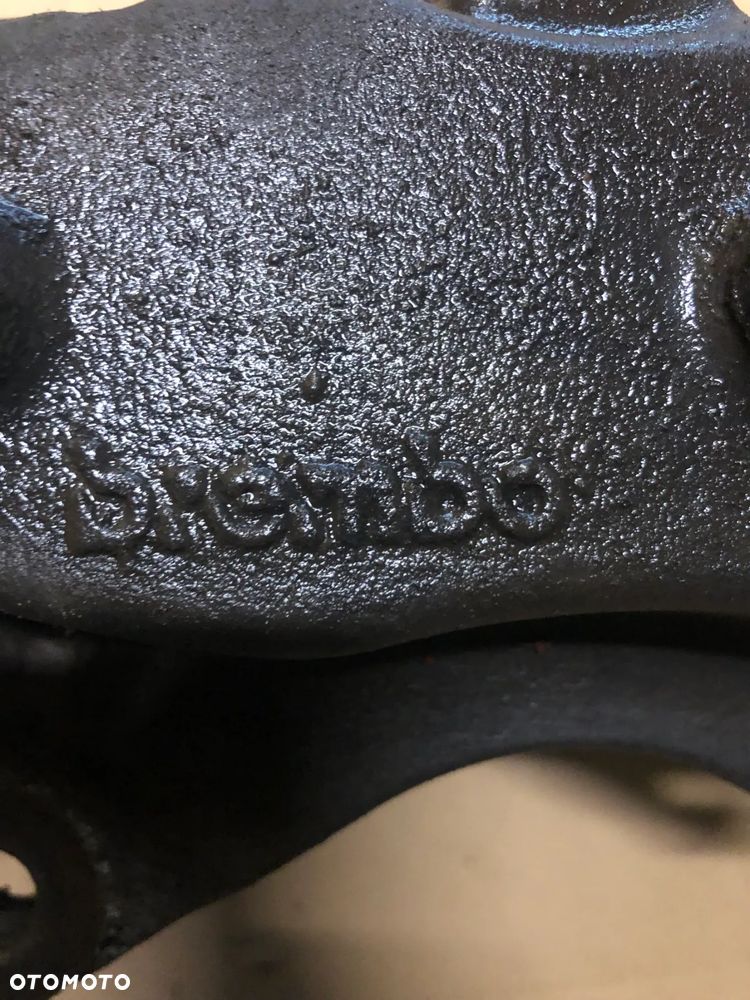 Zacisk hamulcowy przedni prawy BREMBO Range Rover Sport L320 - 3