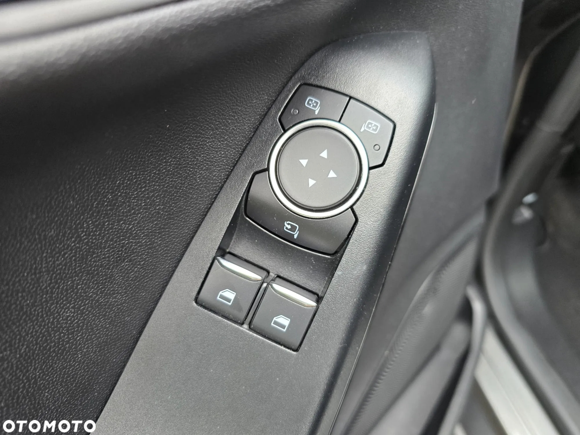 Ford Fiesta 1.0 EcoBoost S&S COOL&CONNECT - 26