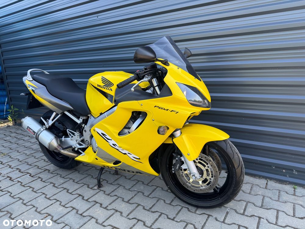 Honda CBR - 3