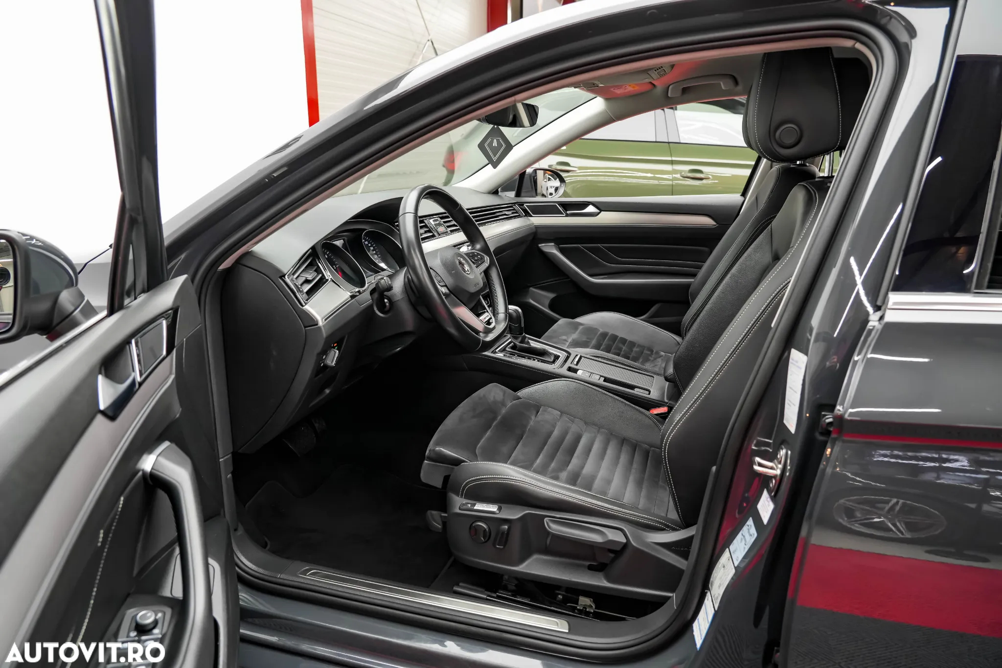 Volkswagen Passat 2.0 TDI SCR 4Motion DSG Elegance - 4
