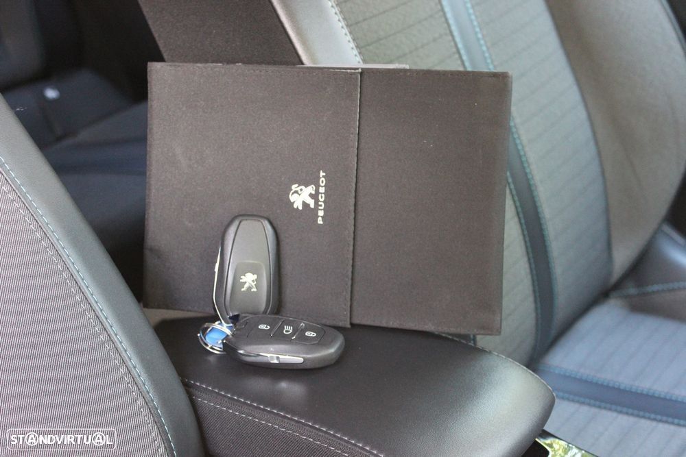 Peugeot 208 1.2 PureTech Allure - 24
