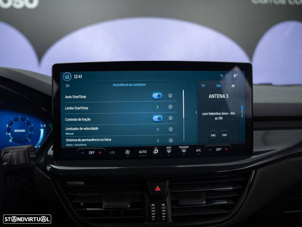 Ford Focus 1.0 EcoBoost MHEV ST-Line X - 32