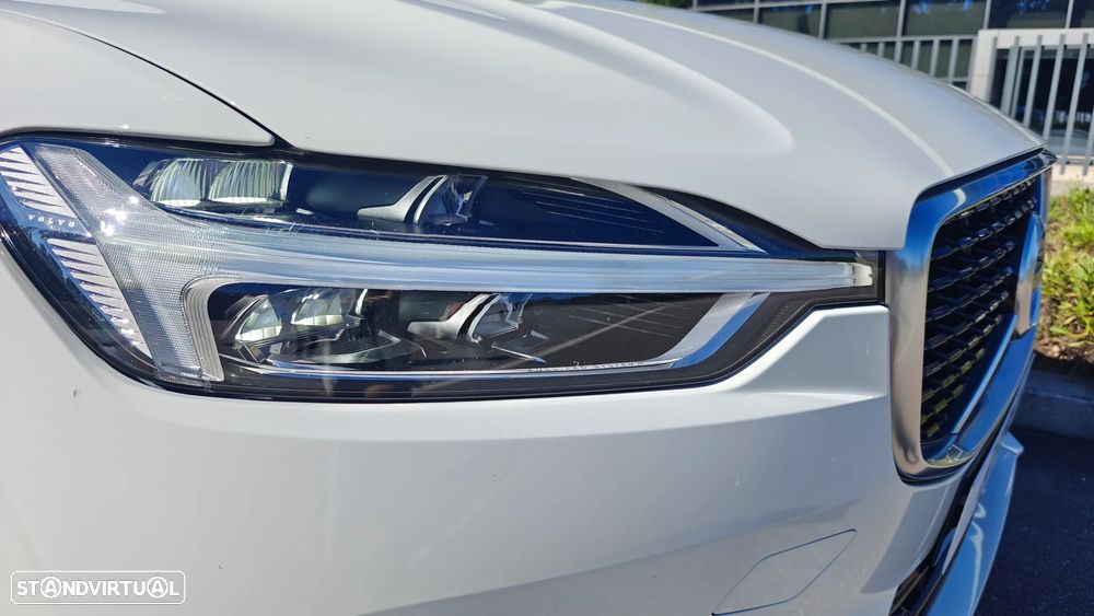 Volvo XC 60 2.0 T8 PHEV R-Design AWD - 10