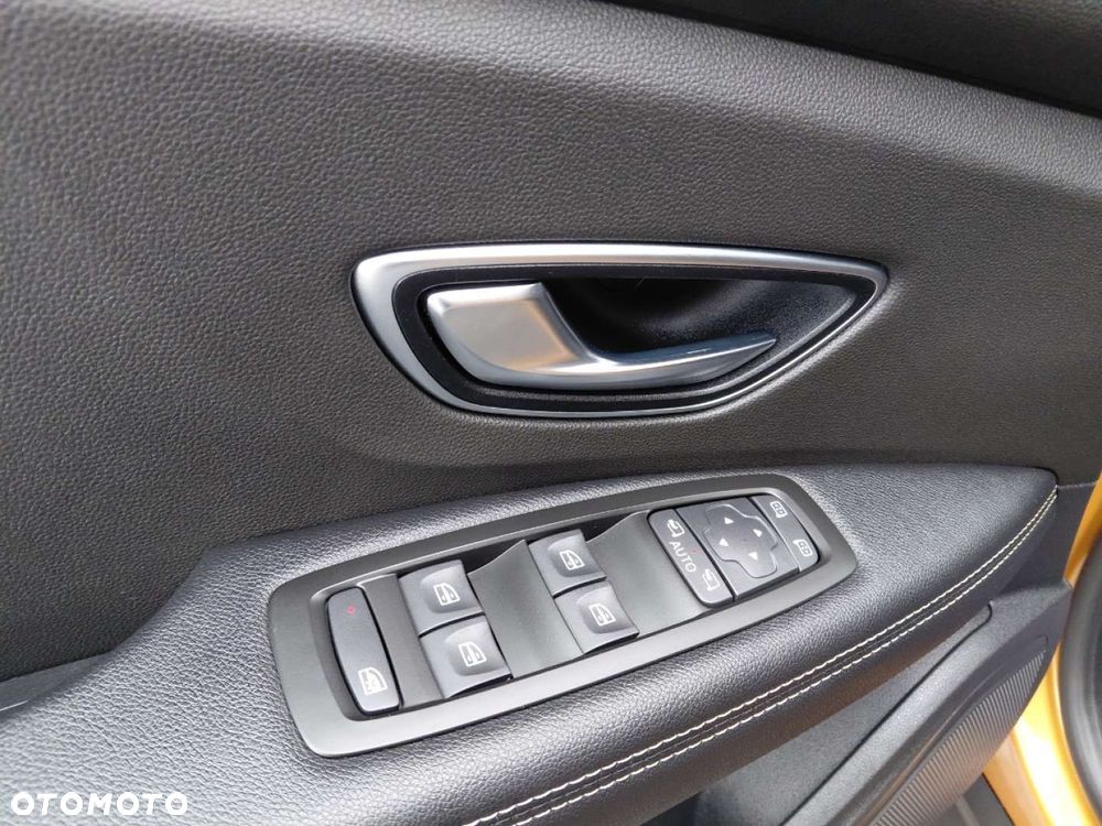Renault Scenic - 11