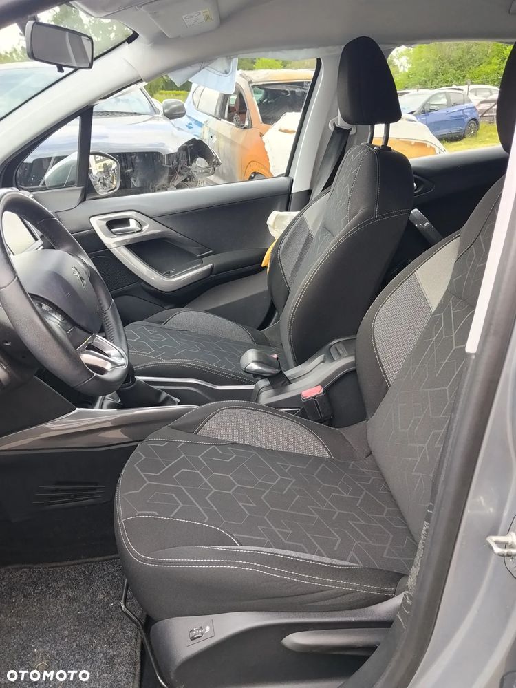 Peugeot 2008 1.2 Pure Tech Active S&S - 16