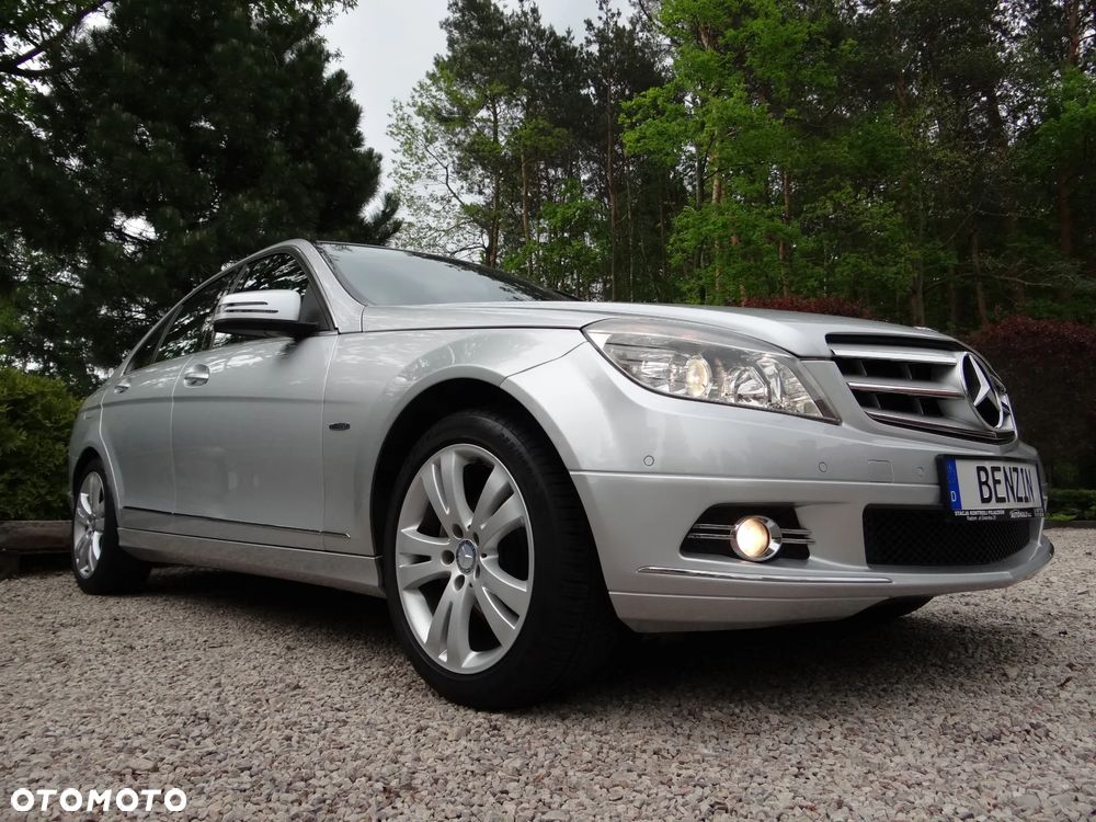 Mercedes-Benz Klasa C 180 BlueEFFICIENCY 7G-TRONIC Avantgarde - 7