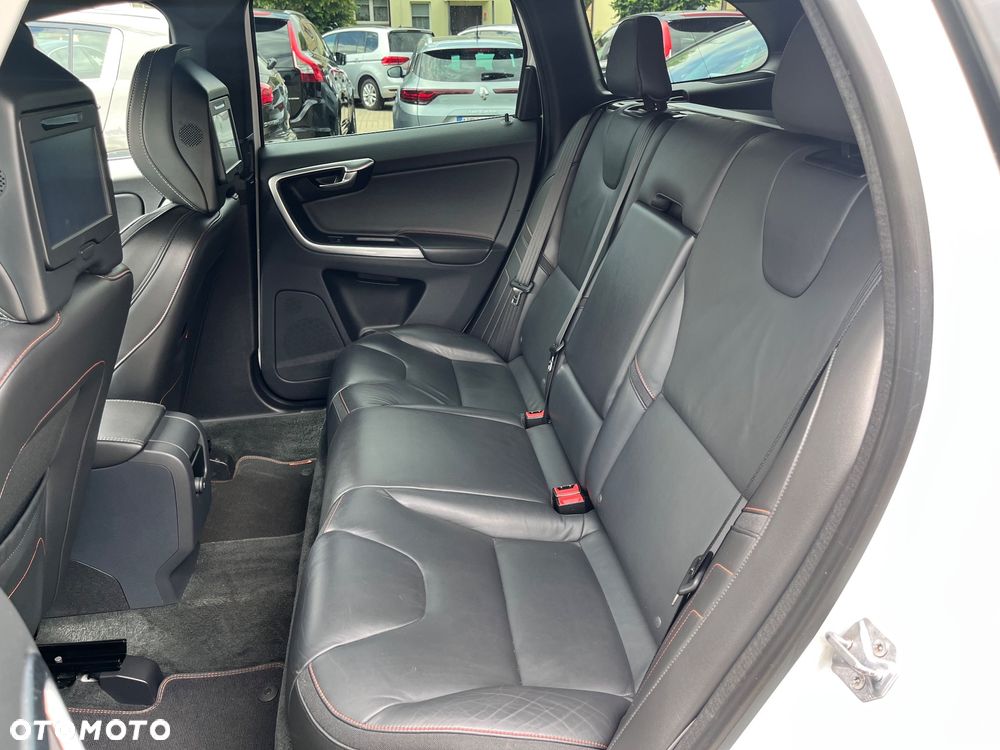 Volvo XC 60 D4 Drive-E Ocean Race - 31